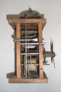 Standuhr Barock, Uhrwerk links